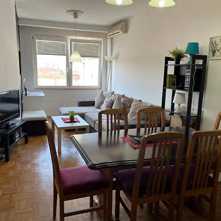 Mickitos Central Old Town Апартаменты