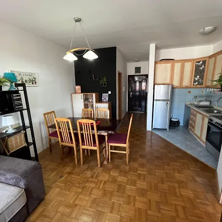 Mickitos Central Old Town Апартаменты Скопье