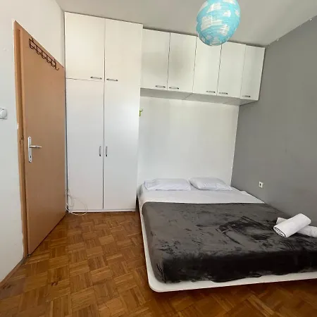 Mickitos Central Old Town Апартаменты
